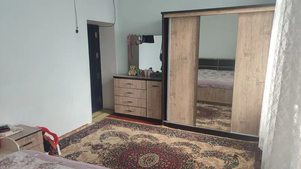 7sotih 5 hona + yozgi oshxona xamom molxona .mavjud