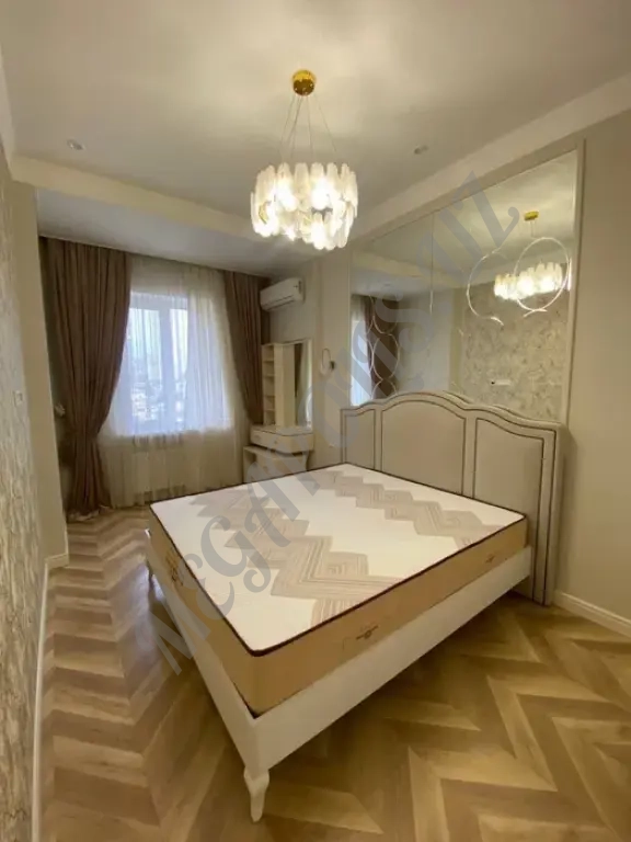 Продается квартира 4/4/10