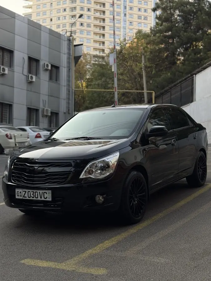 Cobalt 2025 qora 12700$