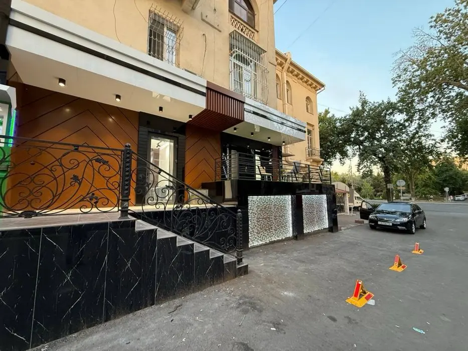 Продается нежилое 93 м2 по ул. Алтшеи Навои 3 комнаты с новым ремонтом