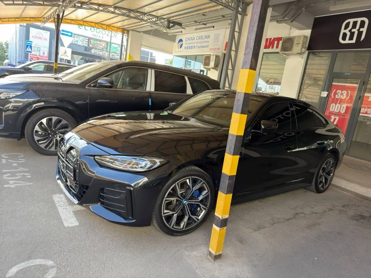 Bmw i4 40l full 2022 yili