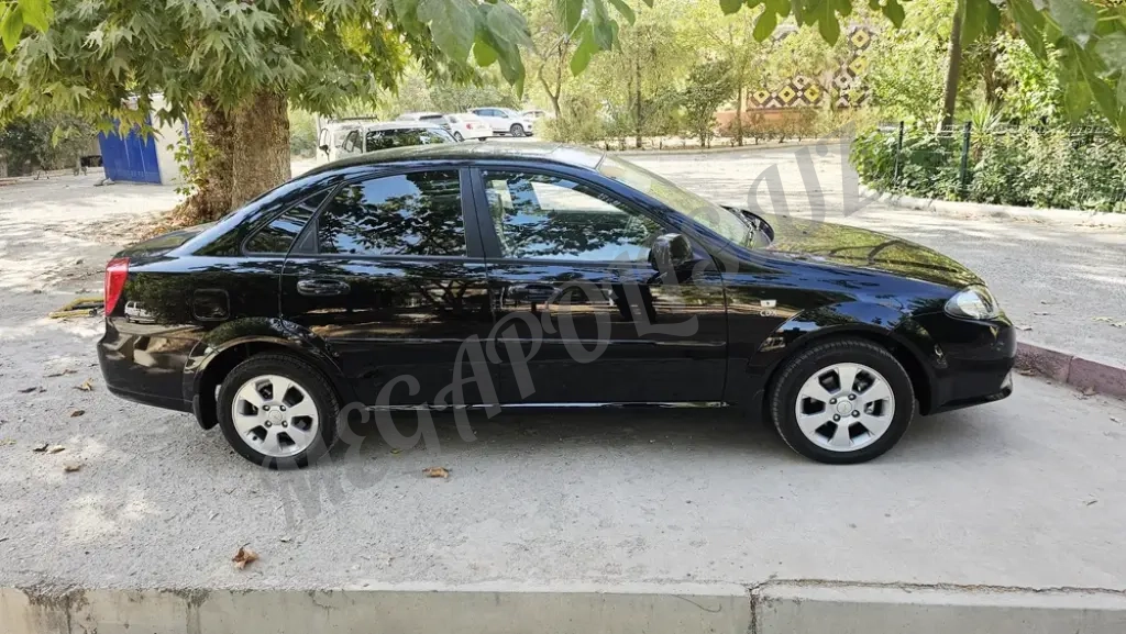 Gentra 3 AT Lyuk va Abs bor. Magnitafon yuq